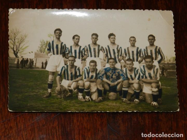 Coleccionismo deportivo: FOTOGRAFIA DE EQUIPO DE FUTBOL, FOTO COLOREADA, TAMA&Ntilde;O POSTAL.
