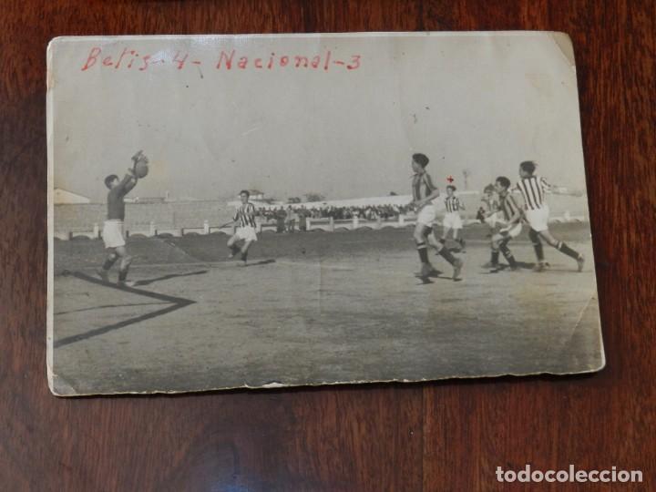 Coleccionismo deportivo: FOTOGRAFIA DE PARTIDO DE FUTBOL, BETIS 4-NACIONAL 3, A&Ntilde;O 1941, TAMA&Ntilde;O POSTAL, ESCRITA POR EL REVERSO