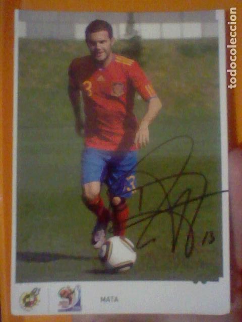 Sports collectibles: MATA CAMPEONES MVNDO 2010 POSTAL SC SOBADA AGVJEROS CHINCHETA FIRMA IMPRESA