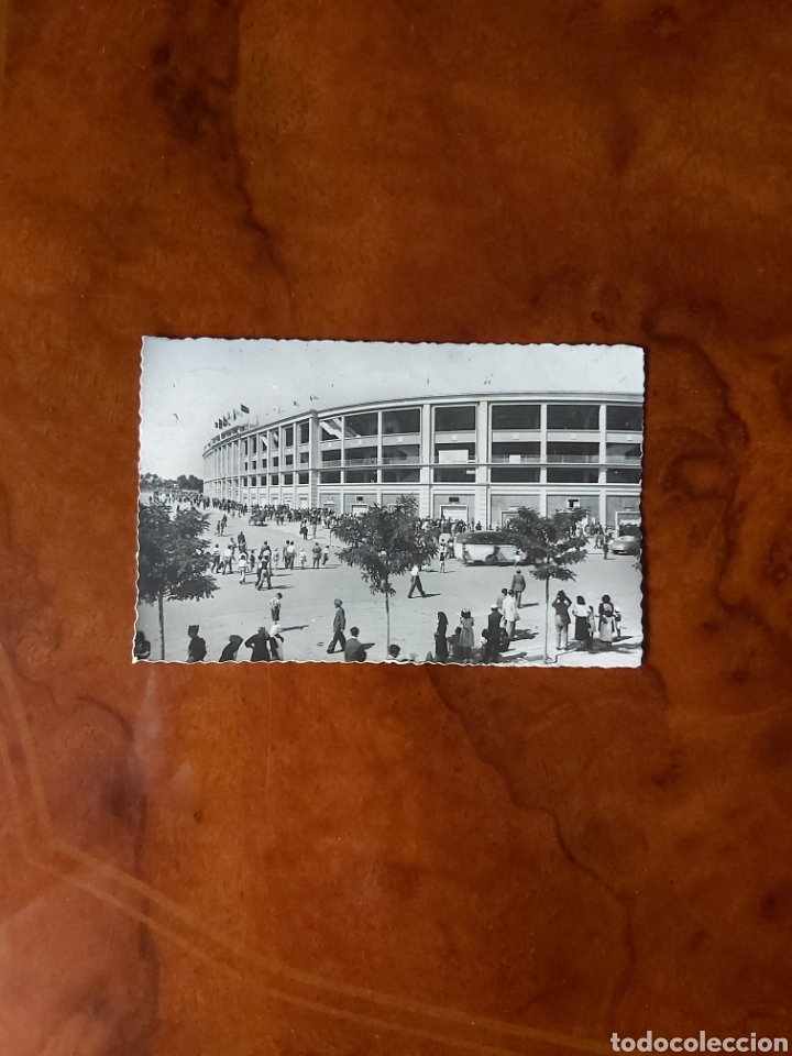 Colecionismo desportivo: Postales en blanco y negro Estadium de Chamart&iacute;n Exterior y accesos al Campo