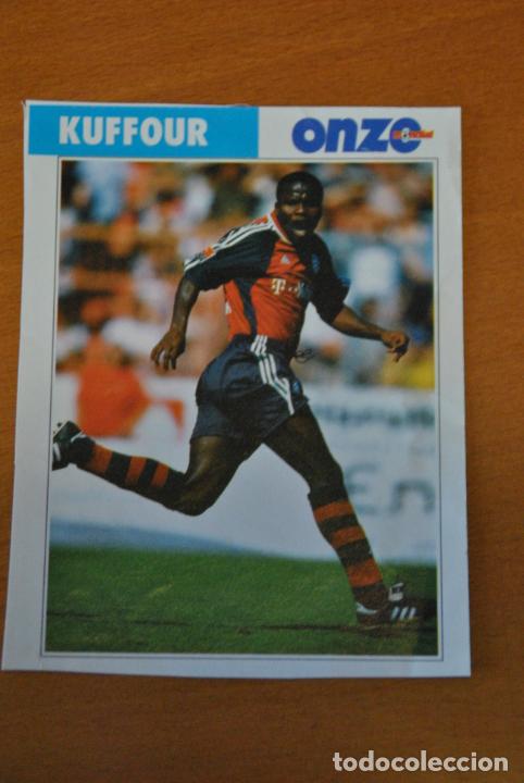 Sports collectibles: Ficha de la revista ONZE de Kuffour con Bayern Munich - goly