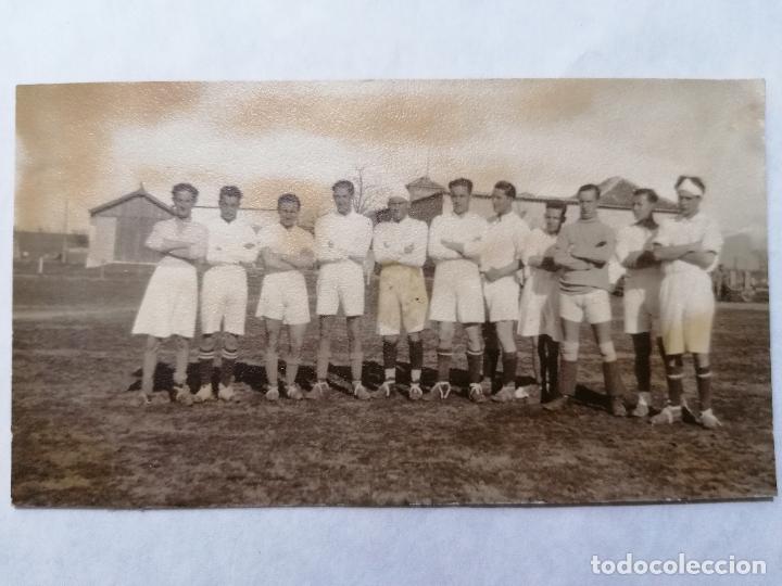 Sports collectibles: ANTIGUA FOTOGRAFIA., EQUIPO DE FUTBOL, A&Ntilde;OS 20, MEDIDAS 11,5 X 6,5 CM