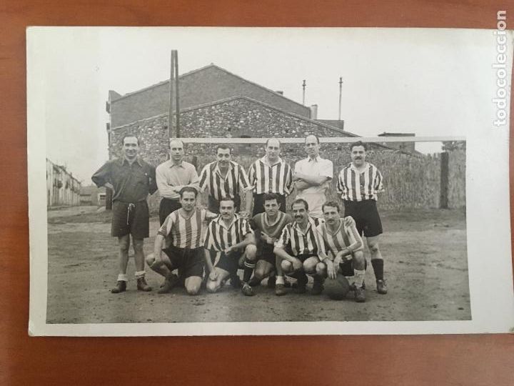 Sammelleidenschaft Sport: postal fotografica antigua de un equipo de futbol sin identificar