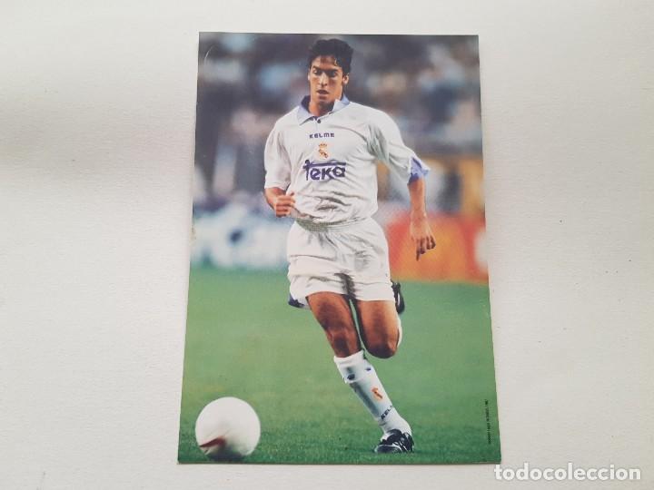 Coleccionismo deportivo: Postal oficial Raul (REAL MADRID) - Foto 1