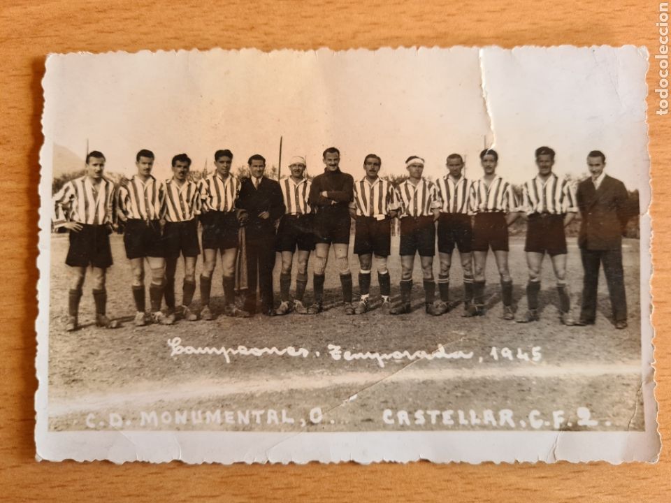 Colecionismo desportivo: Postal fotogr&aacute;fica Campeones Temporada 1945 CD Monumental vs Castellar CF - F&uacute;tbol Catal&agrave;