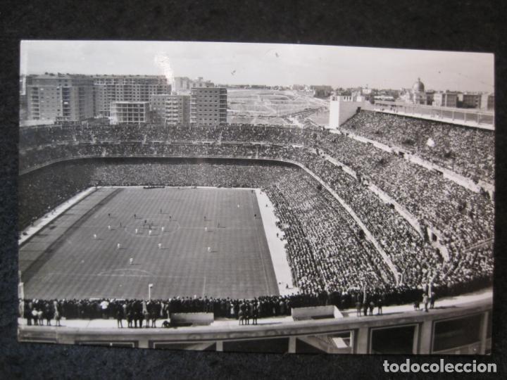 Coleccionismo deportivo: MADRID-ESTADIO SANTIAGO BERNABEU-DOMINGUEZ-CAMPO ESTADIO FUTBOL-POSTAL ANTIGUA-(86.271)