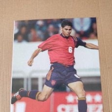Coleccionismo deportivo: FERNANDO HIERRO ANTIGUA FOTO LÁMINA MUNDIAL FRANCIA 98 WORLD CUP FRANCE 1998 ESPAÑA 18 X 23.5 CM. Lote 364042931