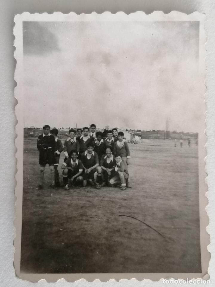 Coleccionismo deportivo: FOTOGRAFIA EQUIPO JUVENIL DE FUTBOL,MEDIDAS 4,5 X 6 CM