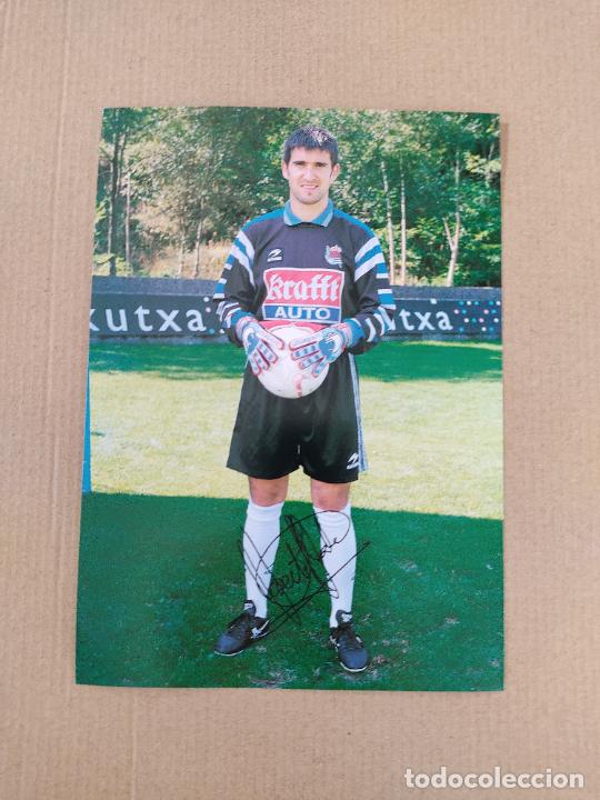 Sports collectibles: OLABE AUTOGRAFO REAL SOCIEDAD EQUIPO PLANTILLA 97-98 LIGA FUTBOL 1997-1998 KUTXA CAJA GIPUZKOA