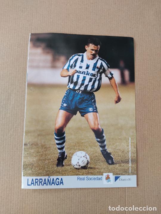 Coleccionismo deportivo: LARRA&Ntilde;AGA REAL SOCIEDAD TIPO LAMINA POSTAL DIARIO 16 MEJORES LIGA 93-94 FUTBOL 1993-1994
