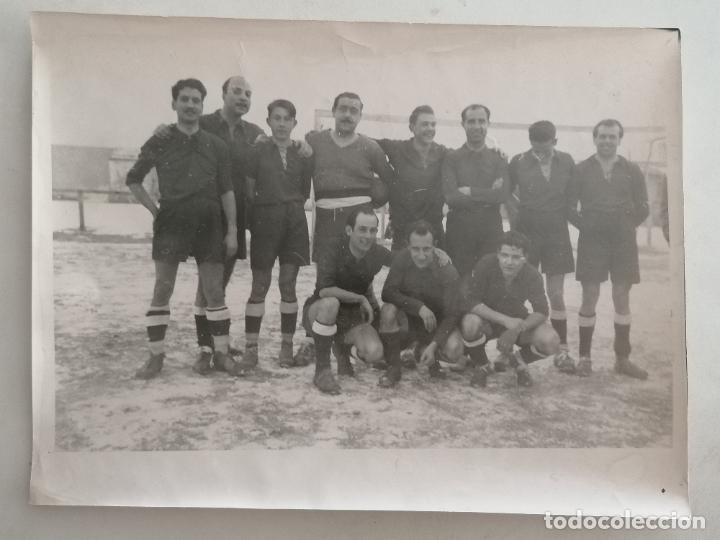 Sammelleidenschaft Sport: FOTOGRAFIA EQUIPO DE FUTBOL POSANDO, MEDIDA 24 X 18 CM