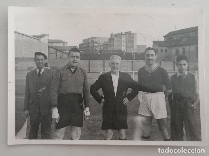 Sports collectibles: FOTOGRAFIA PARTIDO DE FUTBOL, POSANDO REPRESENTANTES, MEDIDAS 9,5 X 6,5 CM
