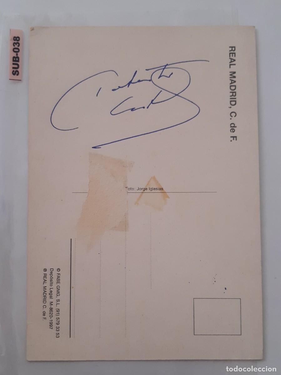 Coleccionismo deportivo: Postal de Roberto Carlos con autografo original - Foto 2