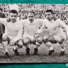 Coleccionismo deportivo: REAL MADRID DELANTERA POSTAL FOTOGRÁFICA FÚTBOL DI STÉFANO PUSKAS GENTO CAMPEÓN DE EUROPA 1960