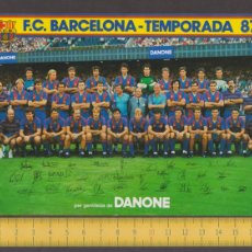 Coleccionismo deportivo: FOTO PLANTILA F.C. BARCELONA TEMPORADA 87 88 / ANTIGUA TARJETA TIPO POSTAL / FIRMAS IMPRESAS DANONE