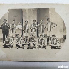 Collezionismo sportivo: TARJETA POSTAL DE EQUIPO DE FUTBOL DE 1915.