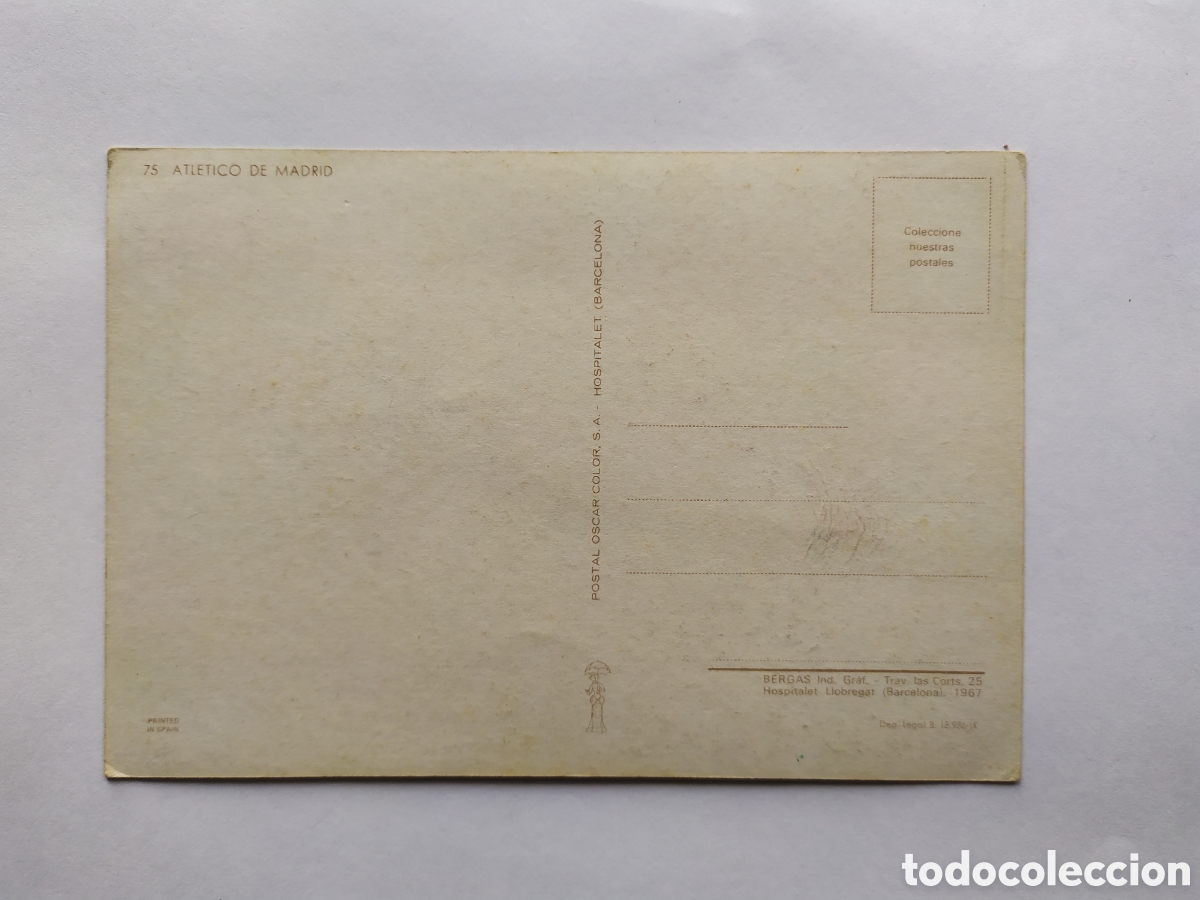 Coleccionismo deportivo: Postal Atl&eacute;tico Madrid a&ntilde;o 1967 sin circular - Foto 2