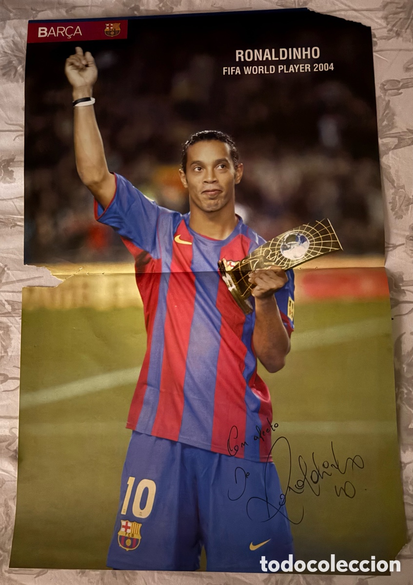 Coleccionismo deportivo: P&oacute;ster Ronaldinho con su firma - Foto 1
