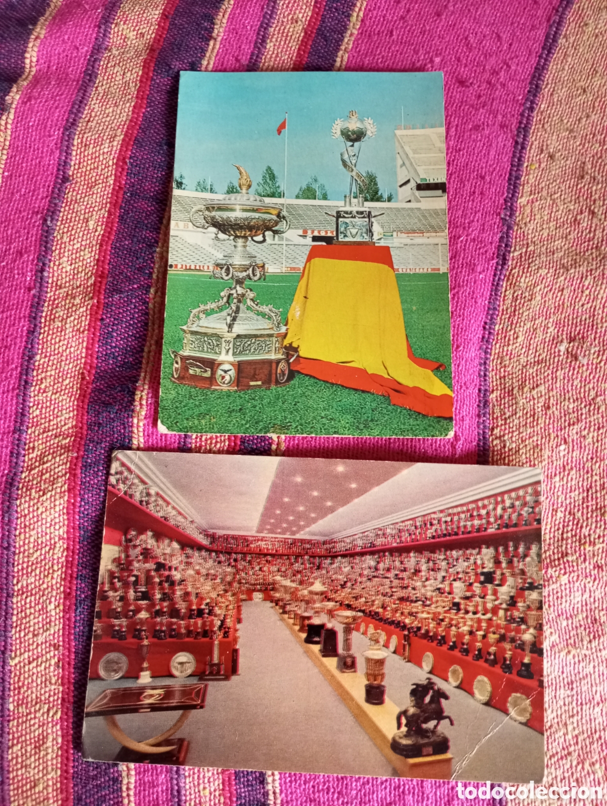 Coleccionismo deportivo: 2 postales del Benfica sala de trofeos y trofeos - Foto 1