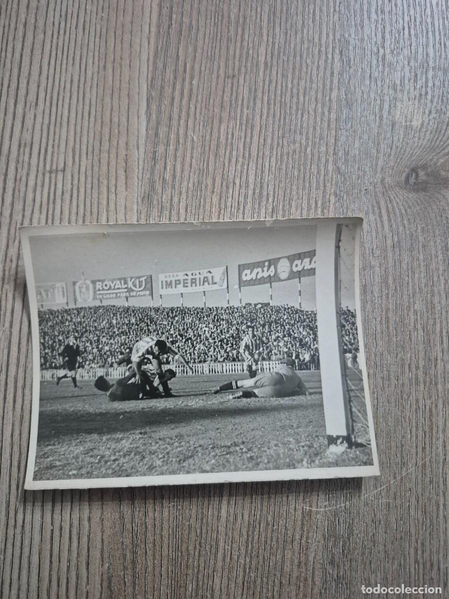 Coleccionismo deportivo: FOTOGRAFIA PARTIDO F.C.BARCELONA -REAL CLUB DEPORTIVO ESPANYOL
