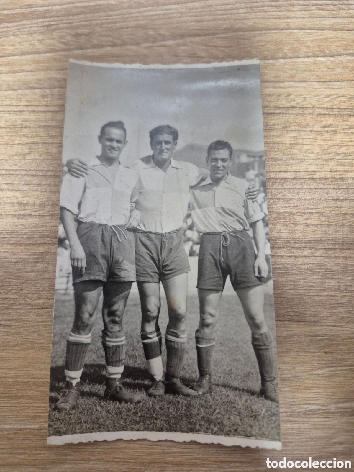 Coleccionismo deportivo: TARJETA POSTAL , 3 JUGADORES A&Ntilde;OS 40 SABADELL