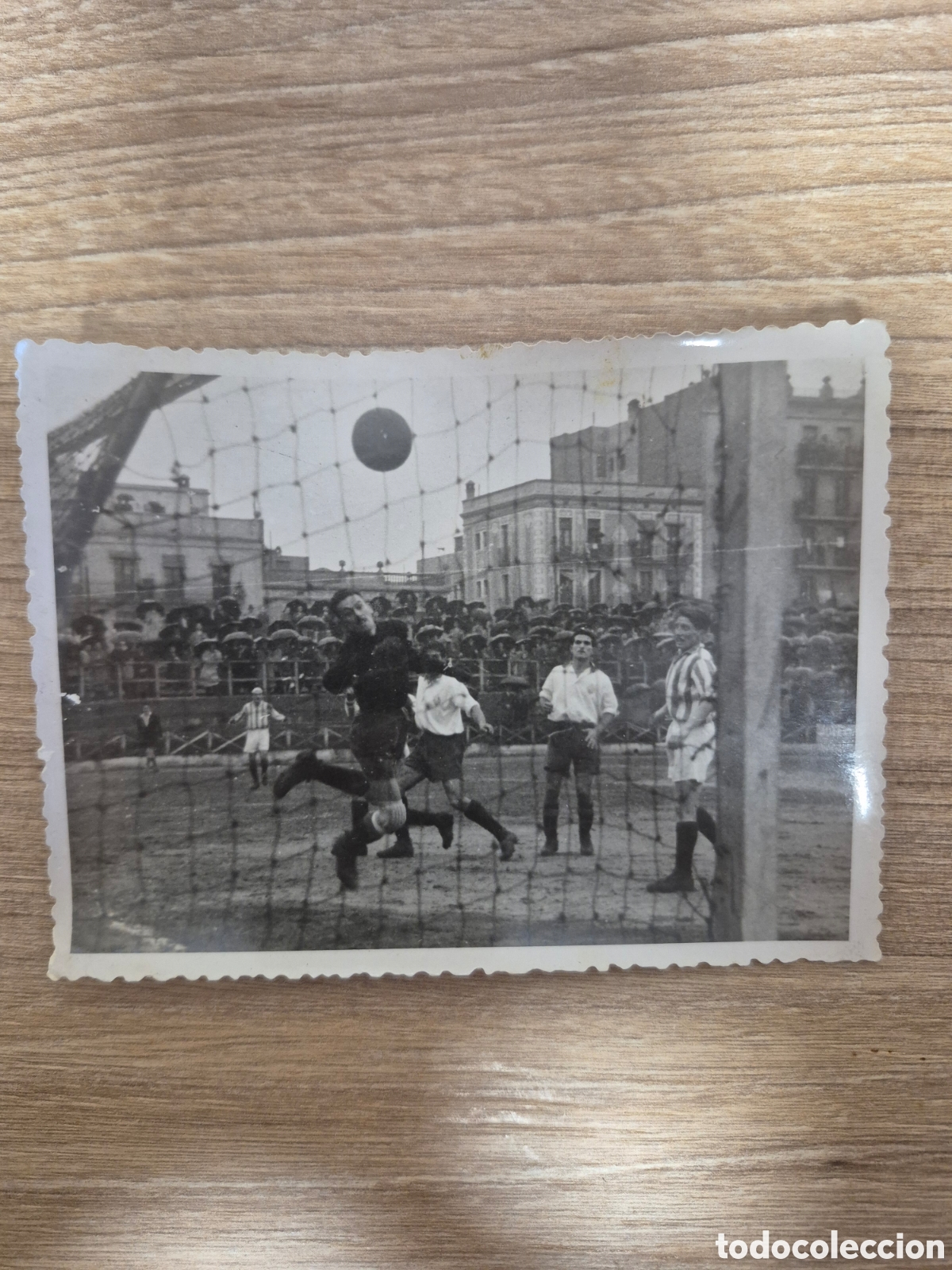 Coleccionismo deportivo: FOTOGRAFIA DE UN GOL DEL JUPITER MARCADO POR GONZALEZ