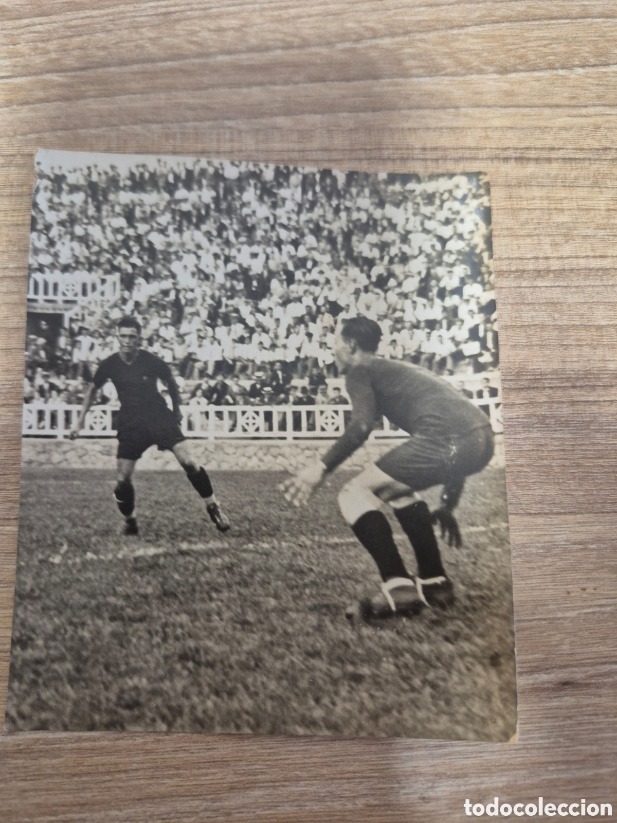 Coleccionismo deportivo: FOTOGRAFIA DE UN JUGADOR DEL F.C.BARCELONA