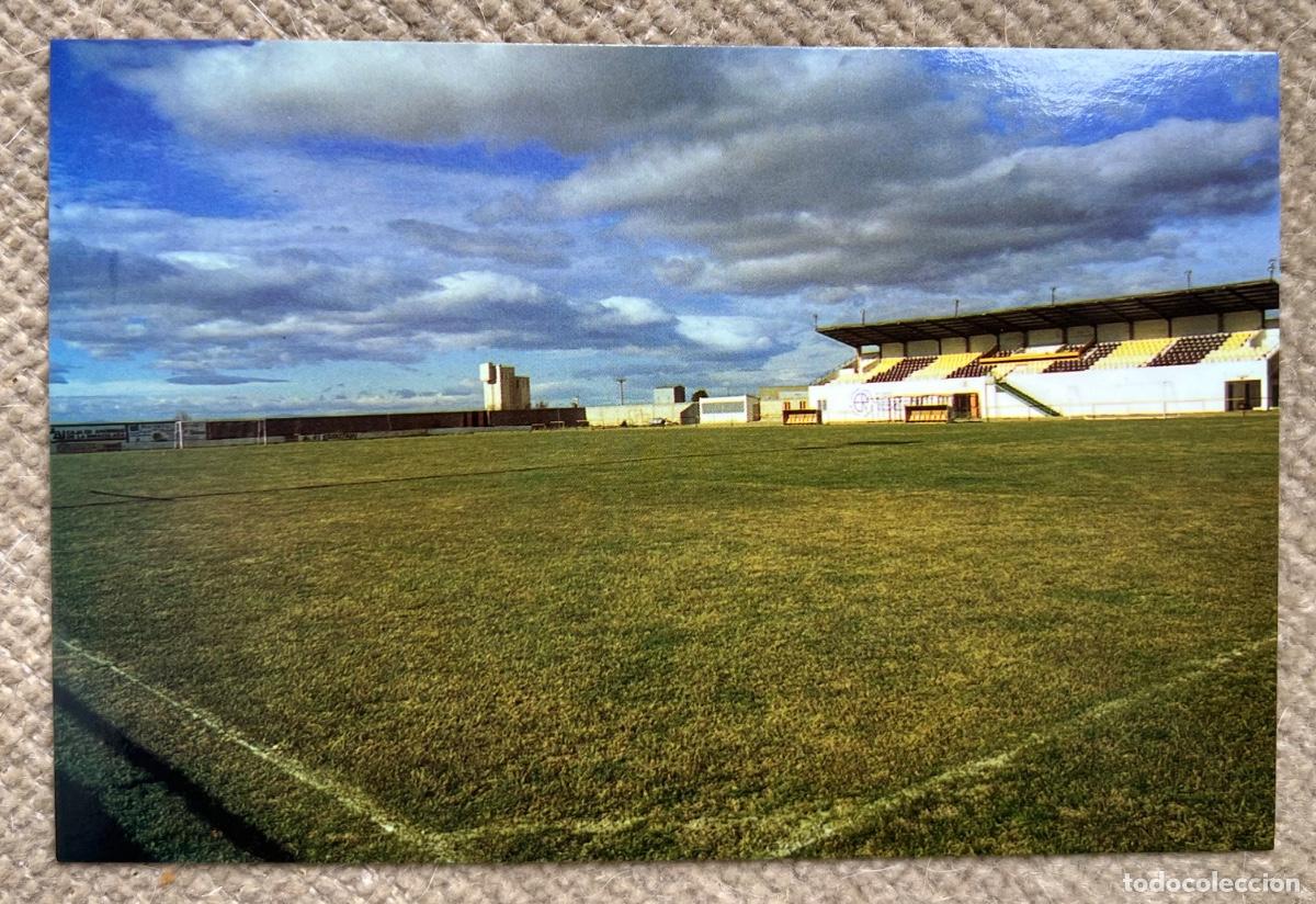 Coleccionismo deportivo: Postal campo de f&uacute;tbol Las Rozas - Club Deportivo Tauste - Zaragoza