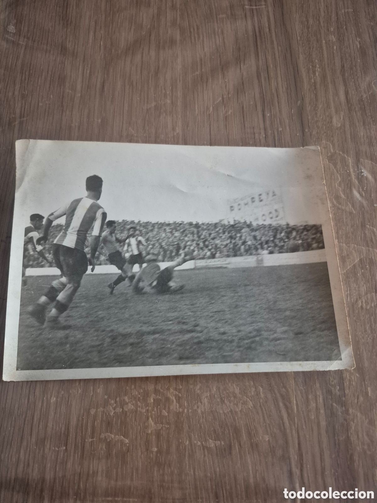 Coleccionismo deportivo: FOTOGRAFIA DE UNA JUGADA DE ATAQUE , FOTOS CLARET GRAN TAMA&Ntilde;O