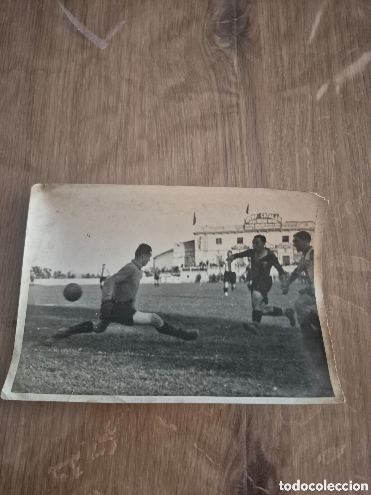 Coleccionismo deportivo: FOTOGRAFIA DE UNA JUGADA DE UN GOL , FOTOS CLARET GRAN TAMA&Ntilde;O