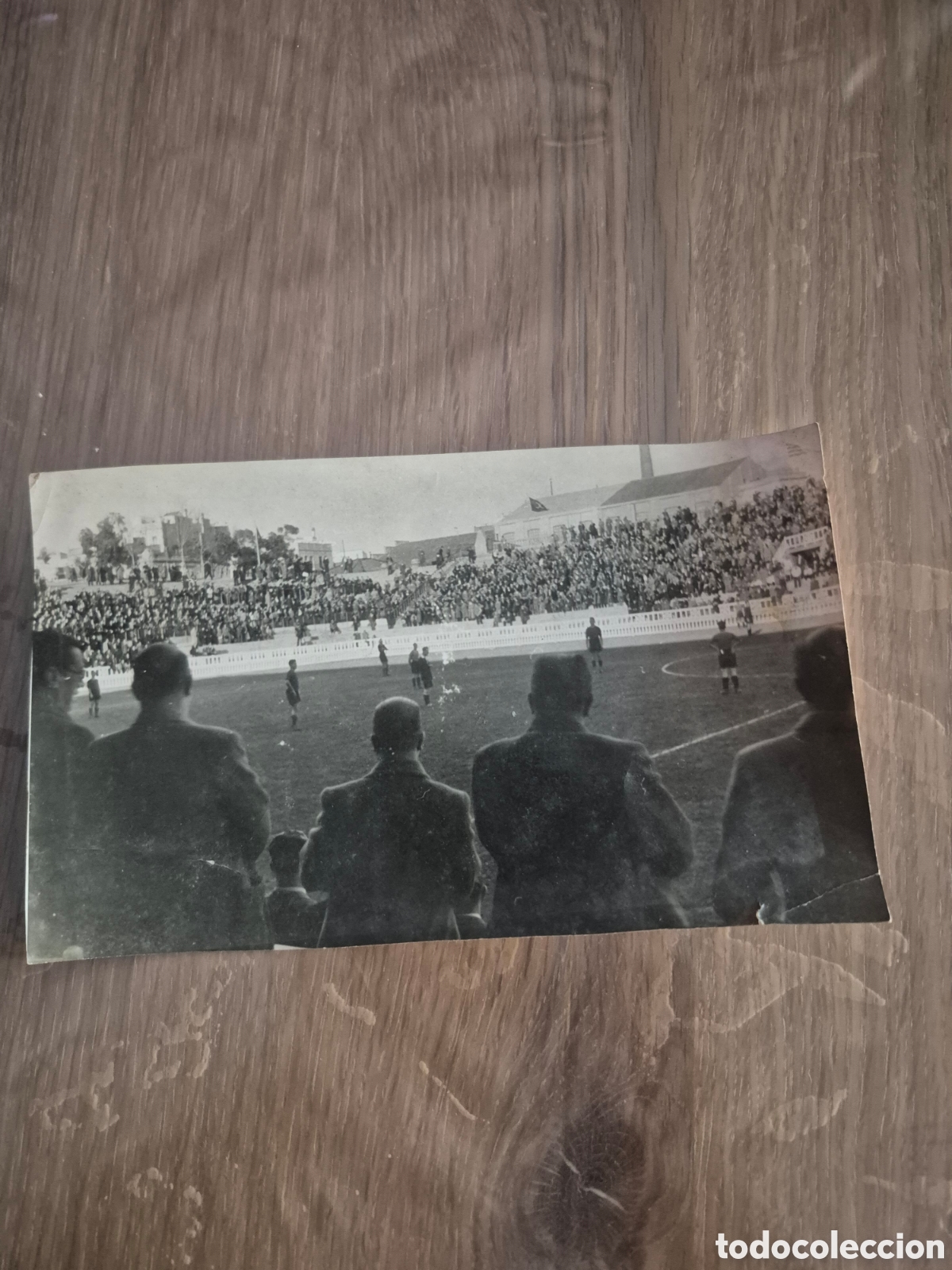 Coleccionismo deportivo: FOTOGRAFIA PARECE QUE SE TRATA DE 1 MINUTO DE SILENCIO , FOTO CLARET GRAN TAMA&Ntilde;O