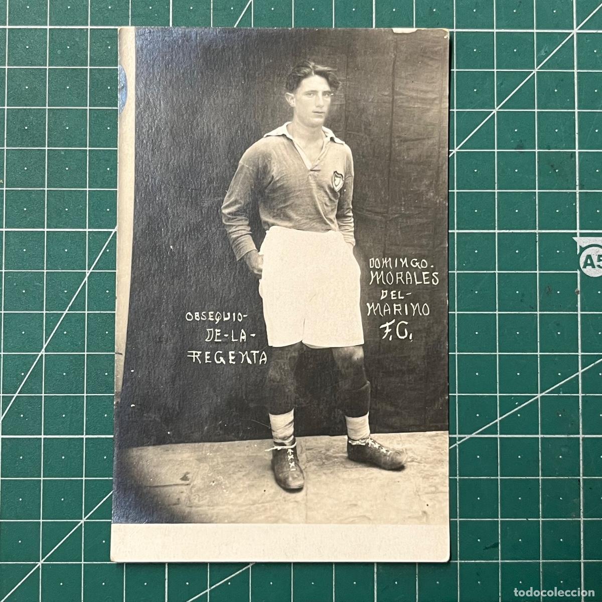Coleccionismo deportivo: Postal de Domingo Morales del Marino futbol club, editado por La Regenta