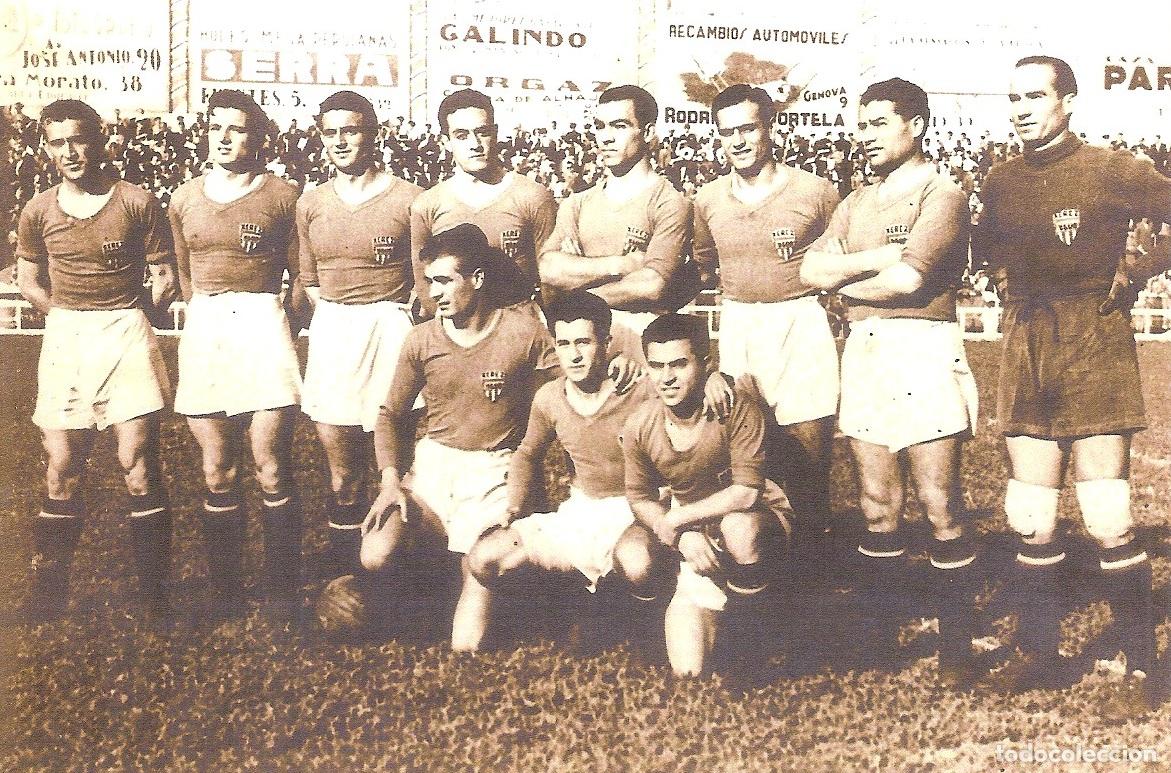 Coleccionismo deportivo: POSTAL FOTOGR&Aacute;FICA XEREZ CLUB 1942/43