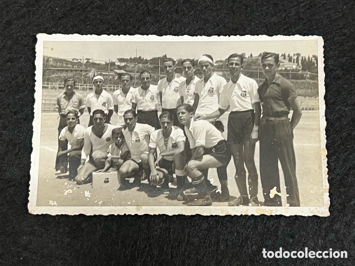 Coleccionismo deportivo: POSTAL ANTIGUA FC BARCELONA EQUIPO FUTBOL A&Ntilde;OS 1920&rsquo;s CAMISETA BLANCA FOTOGRAFIA RARA BAR&Ccedil;A