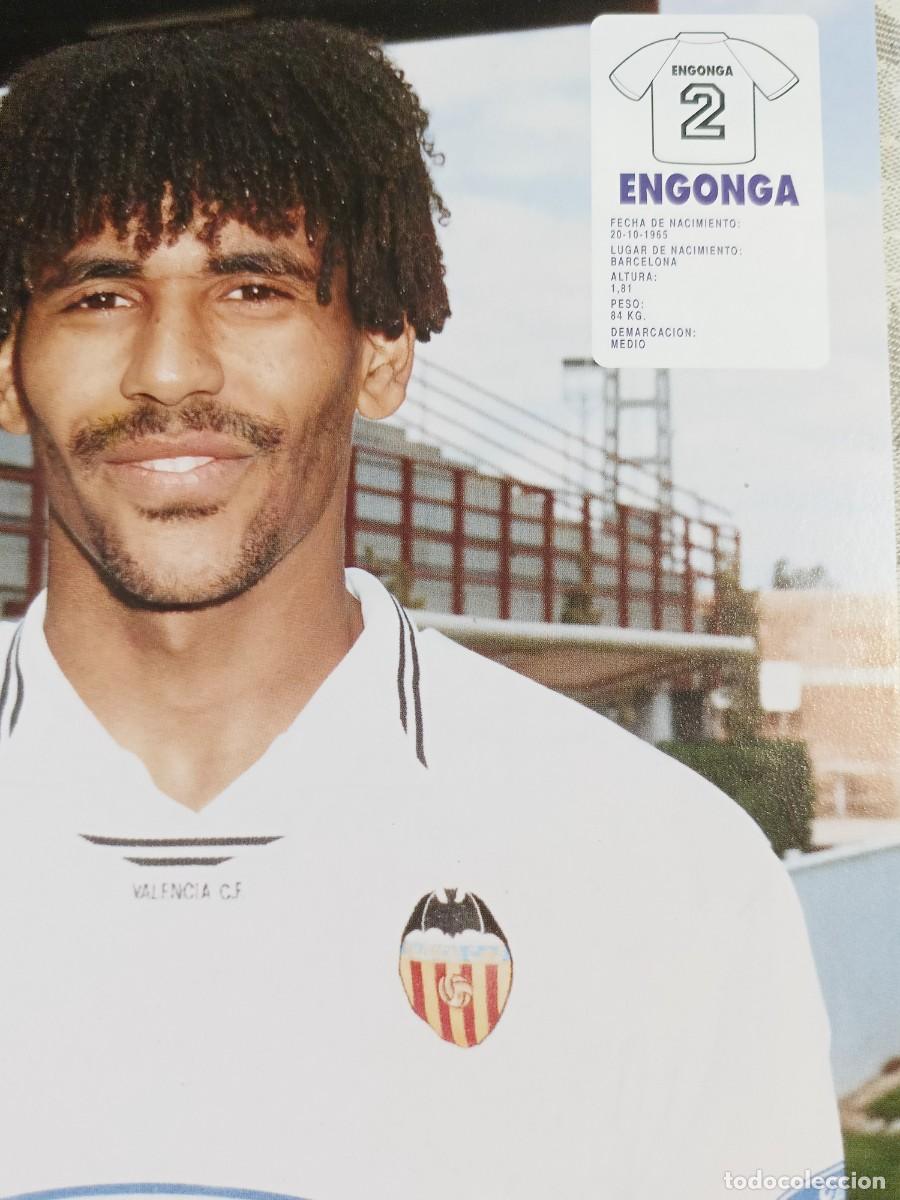 Coleccionismo deportivo: Poster Engonga. Valencia C.F. N&deg; 2 - Foto 2