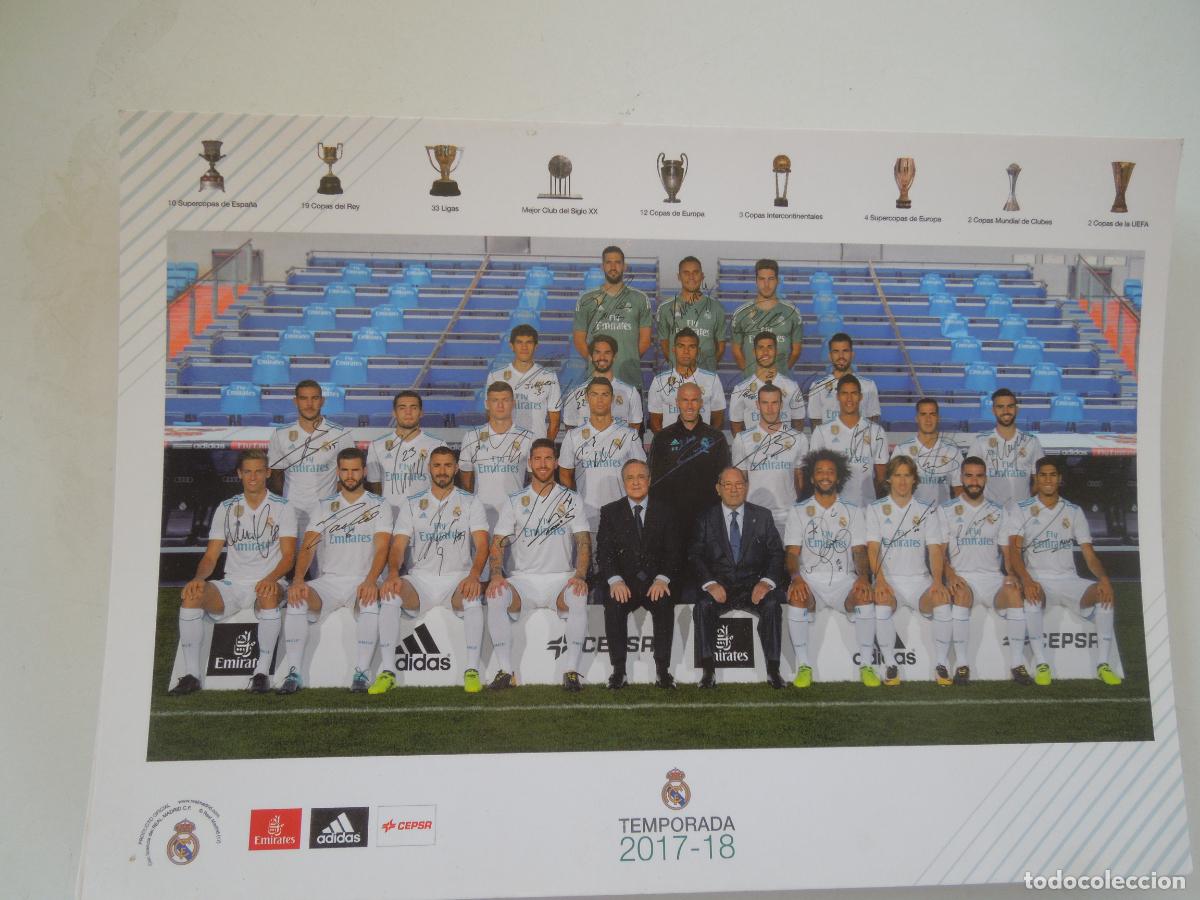 Coleccionismo deportivo: REAL MADRID - POSTAL TEMPORADA 2017-2018 - FIRMADA POR TODA LA PLANTILLA - PRODUCTO OFICIAL.