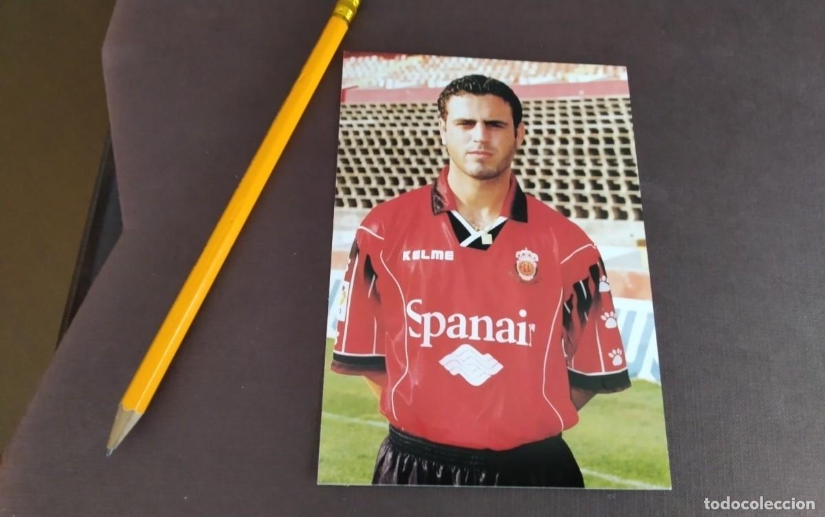 Coleccionismo deportivo: R.C.D. MALLORCA FOTO- POSTAL DEL JUGADOR OSCAR MENA TEMP 1997