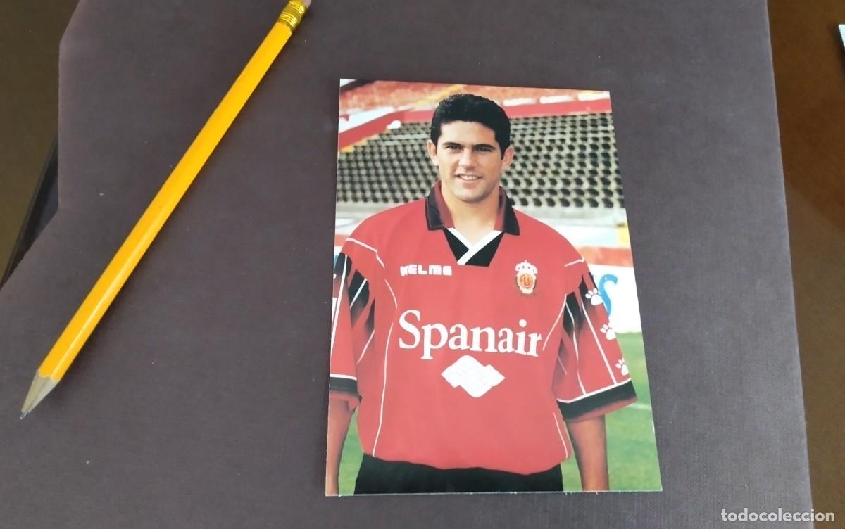 Coleccionismo deportivo: R.C.D. MALLORCA FOTO- POSTAL DEL JUGADOR CARLOS DOMINGUEZ TEMP 1997