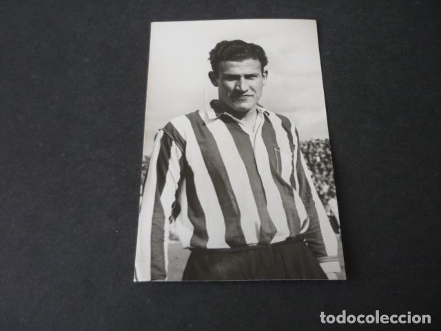 Coleccionismo deportivo: ATLETICO DE MADRID RAMON LAFUENTE FUTBOLISTA FOTOGRAFIA TAMA&Ntilde;O POSTAL ALVARO FOTOGRAFO