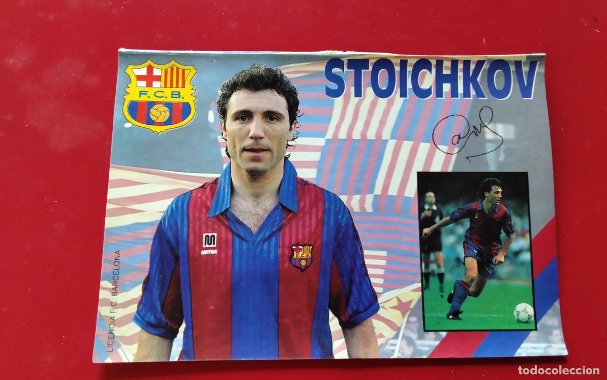 Coleccionismo deportivo: F.C. BARCELONA POSTAL DEL JUGADO STTOICHKOV CON FIRMA IMPRESA TEMP 91/92