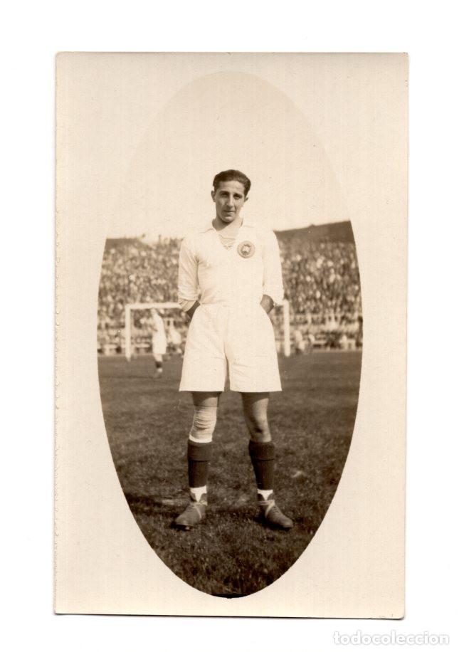 Coleccionismo deportivo: MONJARD&Iacute;N JUGADOR DEL REAL MADRID CLUB DE F&Uacute;TBOL VISTIENDO LA EQUIPACI&Oacute;N BLANCA CL&Aacute;SICA 1920.