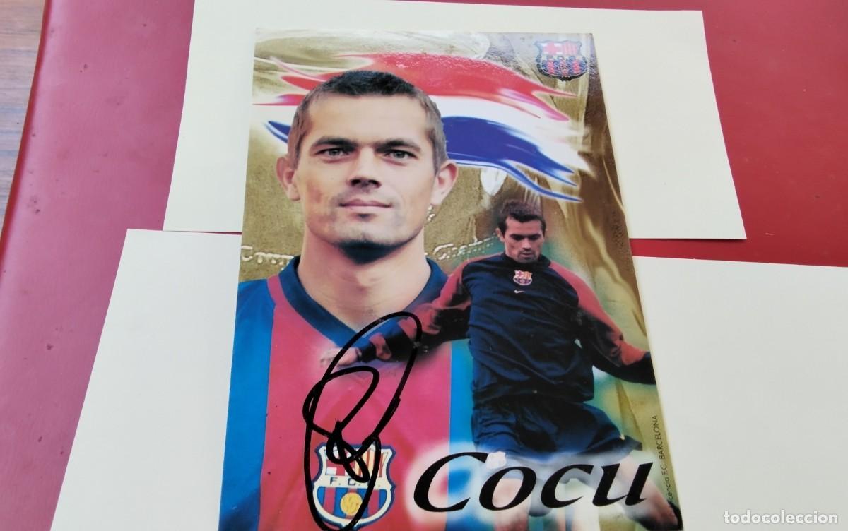 Coleccionismo deportivo: F.C. BARCELONA POSTAL CON FIRMA AUTENTICA DEL JUGADOR COCU , NO IMPRESA , MEDIDAS 17X12 CTM