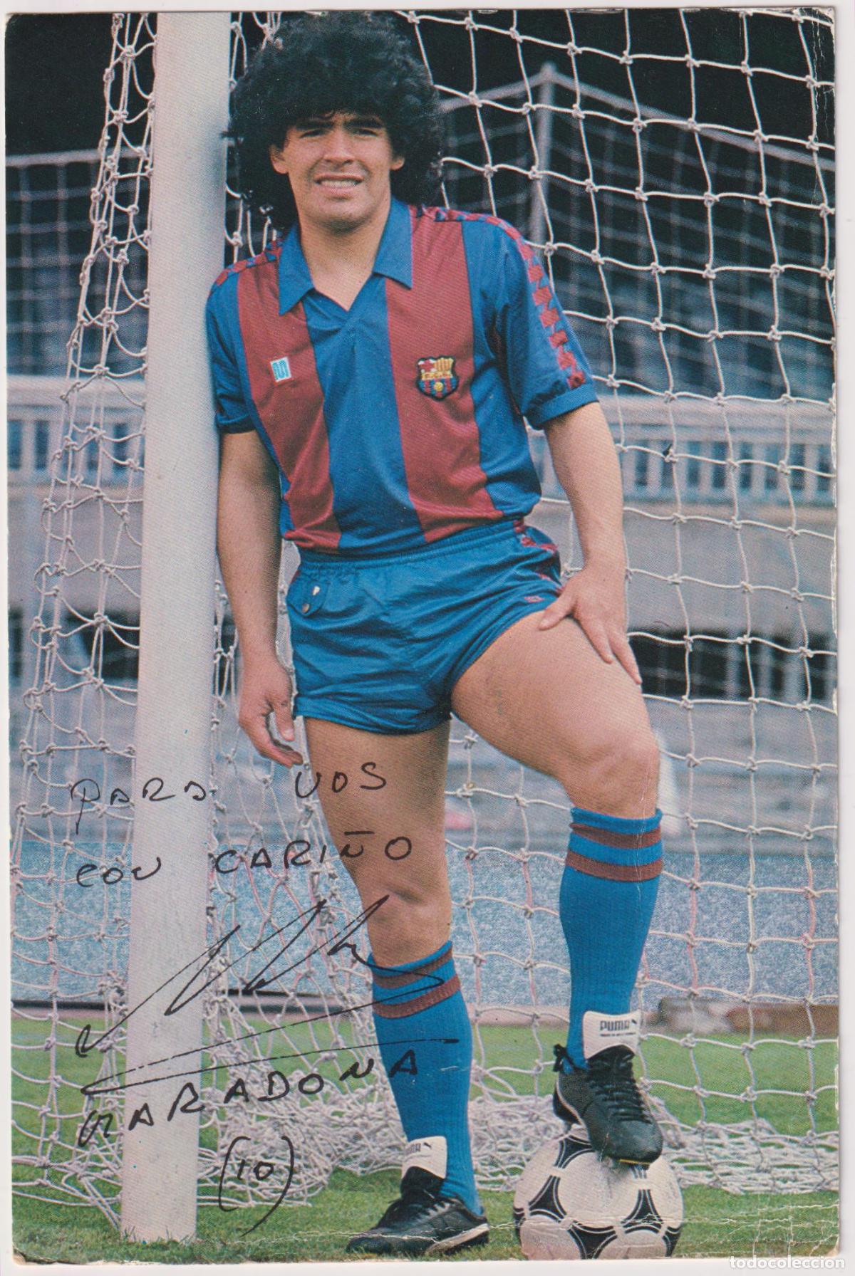 Coleccionismo deportivo: POSTAL CON AUT&Oacute;GRAFO DE DIEGO ARMANDO MARADONA &ndash; C.F.BARCELONA &ndash; DORSO EN BLANCO