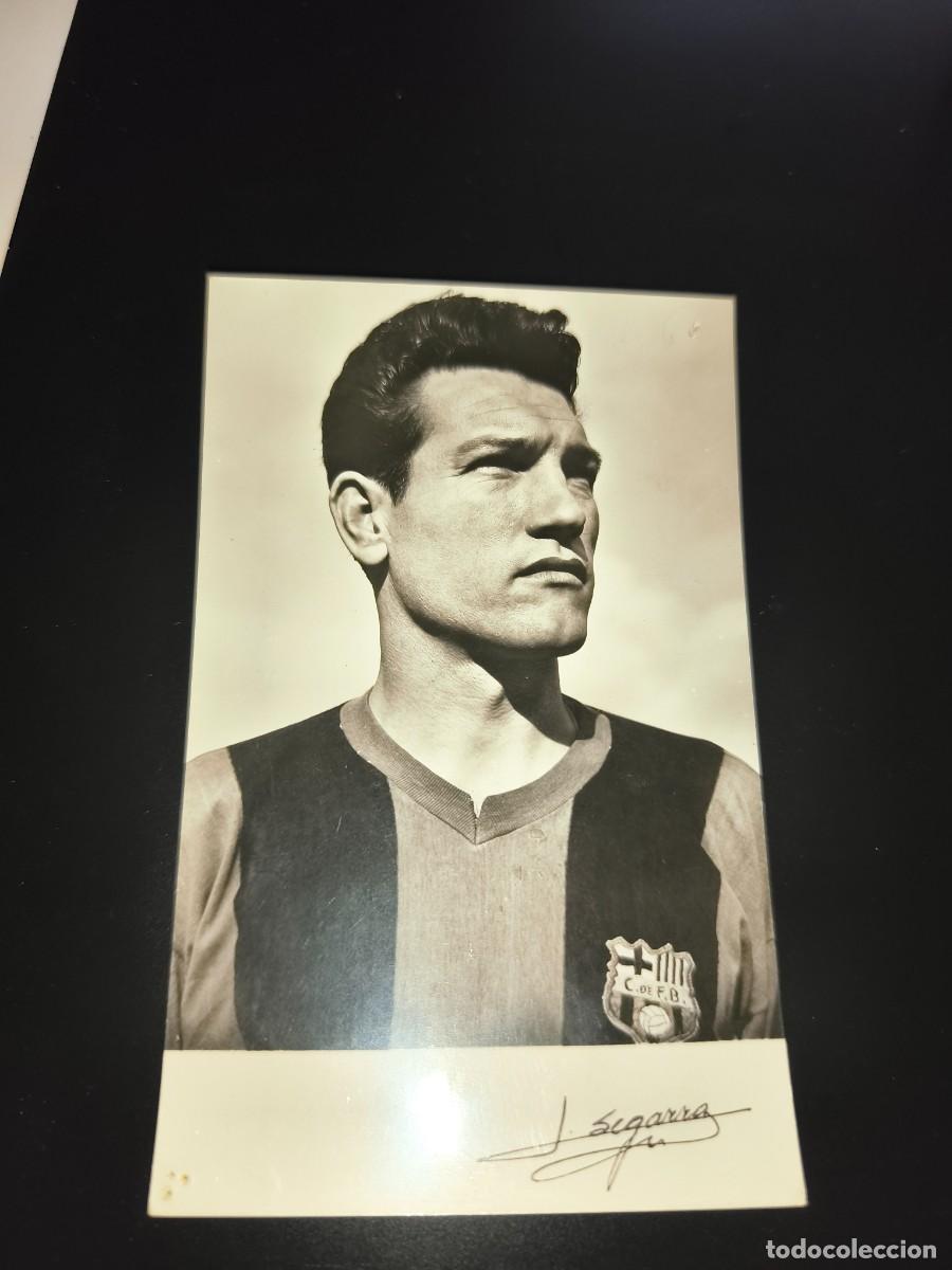 Coleccionismo deportivo: Postal de Segarra f.c. barcelona. Con firma serigrafiada