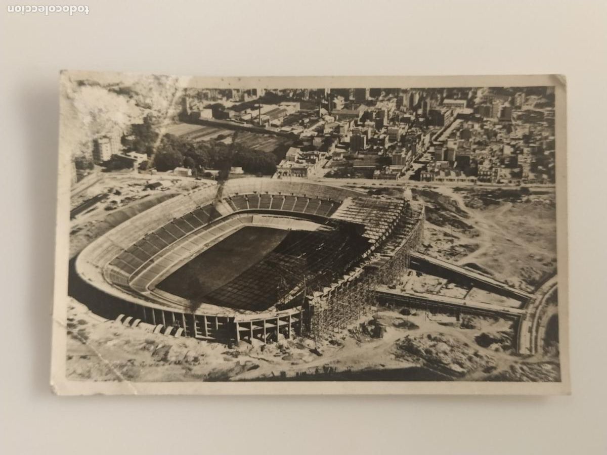 Coleccionismo deportivo: FC BARCELONA CAMP NOU EN CONSTRUCCION - PUBLICIDAD PHILIPS- POSTAL ANTIGUA CAMPO DE FUTBOL (116.720)