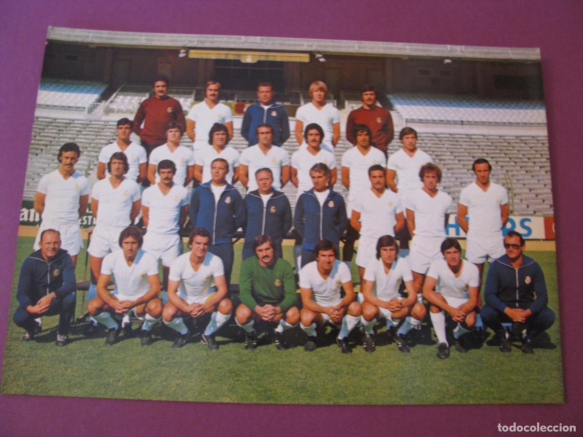 Coleccionismo deportivo: POSTAL GRANDE DE REAL MADRID. PLANTILLA TEMPORADA 1977-78. BERGAS. 21X14,5 CM