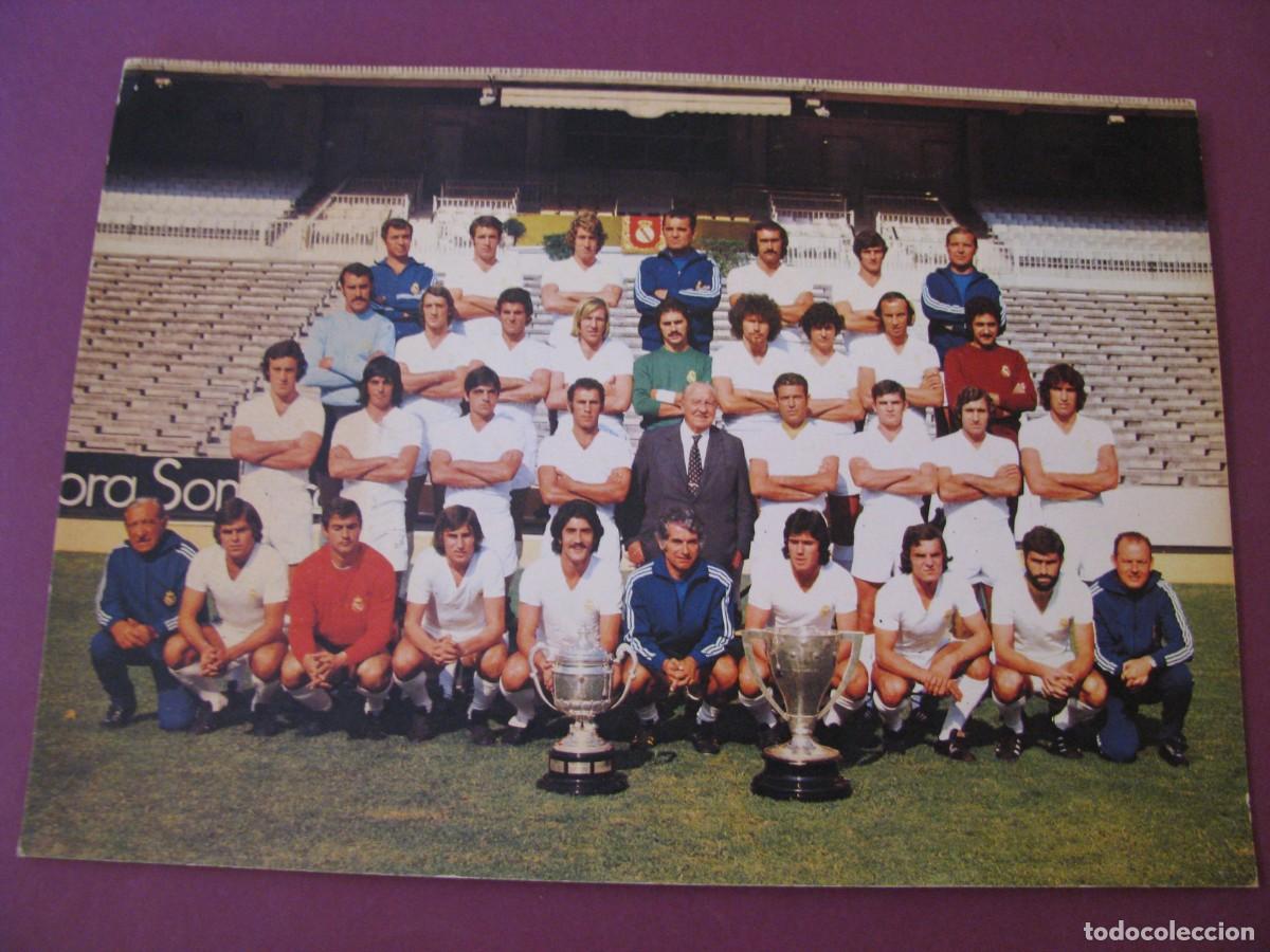 Coleccionismo deportivo: POSTAL GRANDE DE REAL MADRID. PLANTILLA TEMPORADA 1975-76. BERGAS. 21X15 CM
