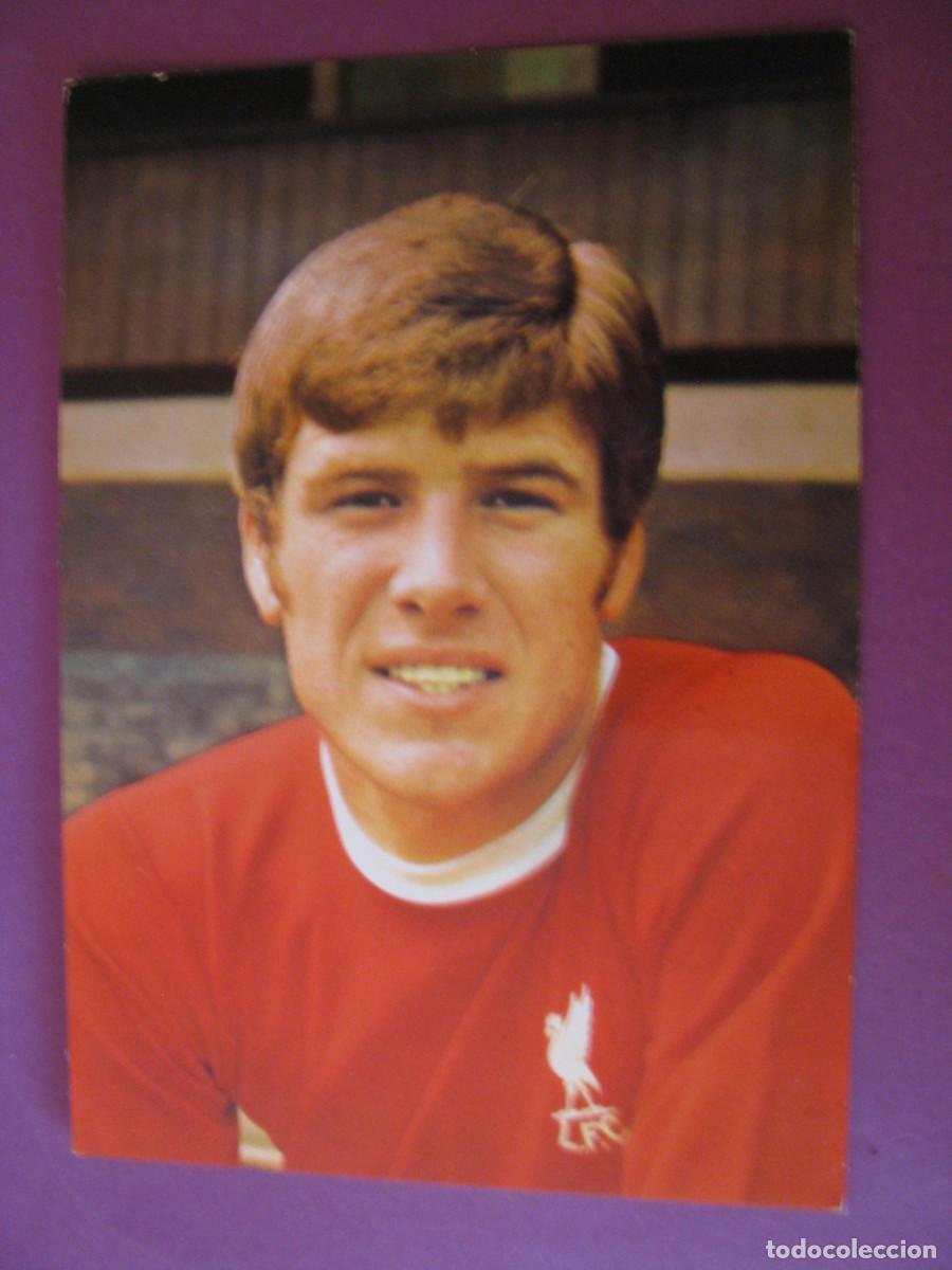 Coleccionismo deportivo: POSTAL DEL JUGADOR DE LIVERPOOL F. C. EMLYN HUGHES