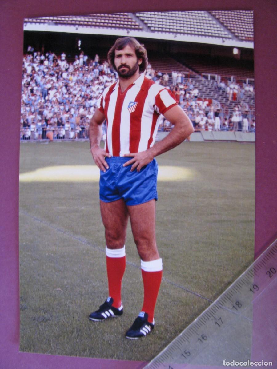 Coleccionismo deportivo: FOTO DEL JUGADOR DE FUTBOL. 15X10 CM. ATLETICO DE MADRID, JUANJO