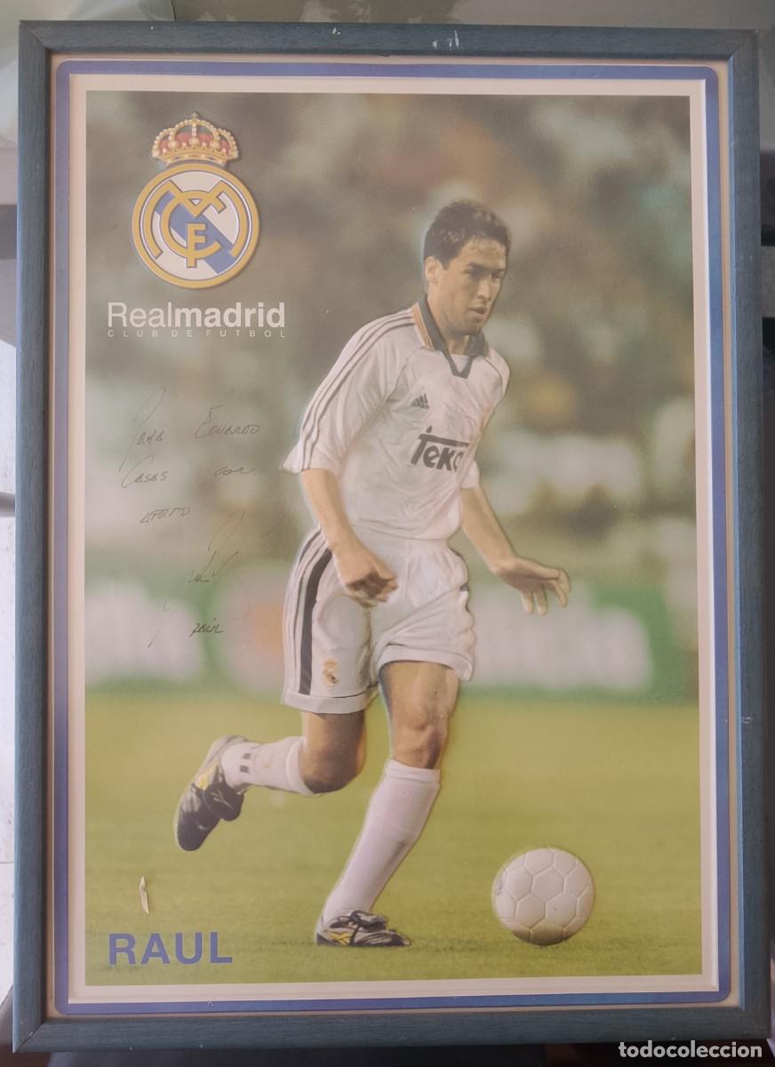Coleccionismo deportivo: Ra&uacute;l Gonz&aacute;lez Blanco. Fotograf&iacute;a FIRMADA y DEDICADA.